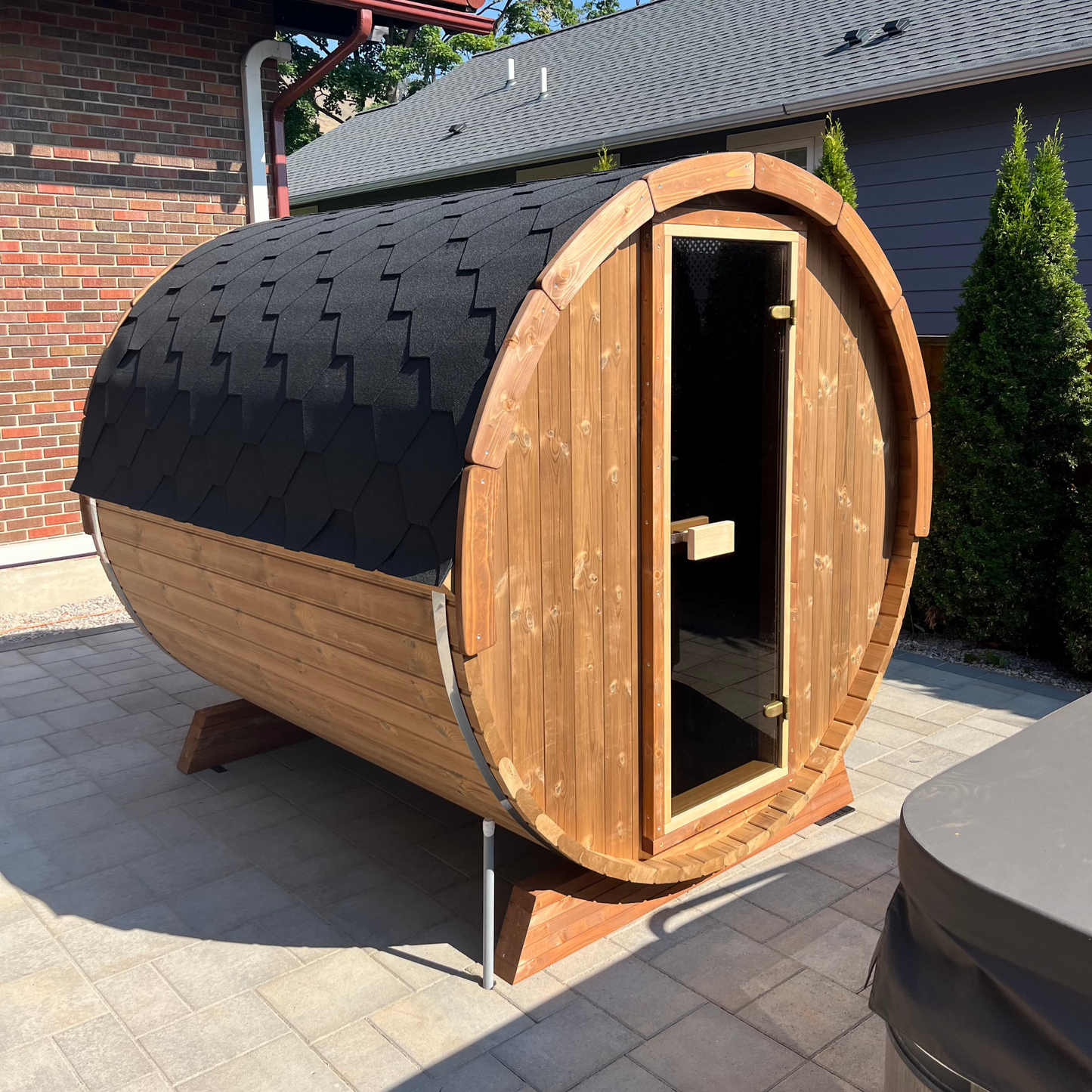 SaunaLife E8 6 Person Barrel Sauna