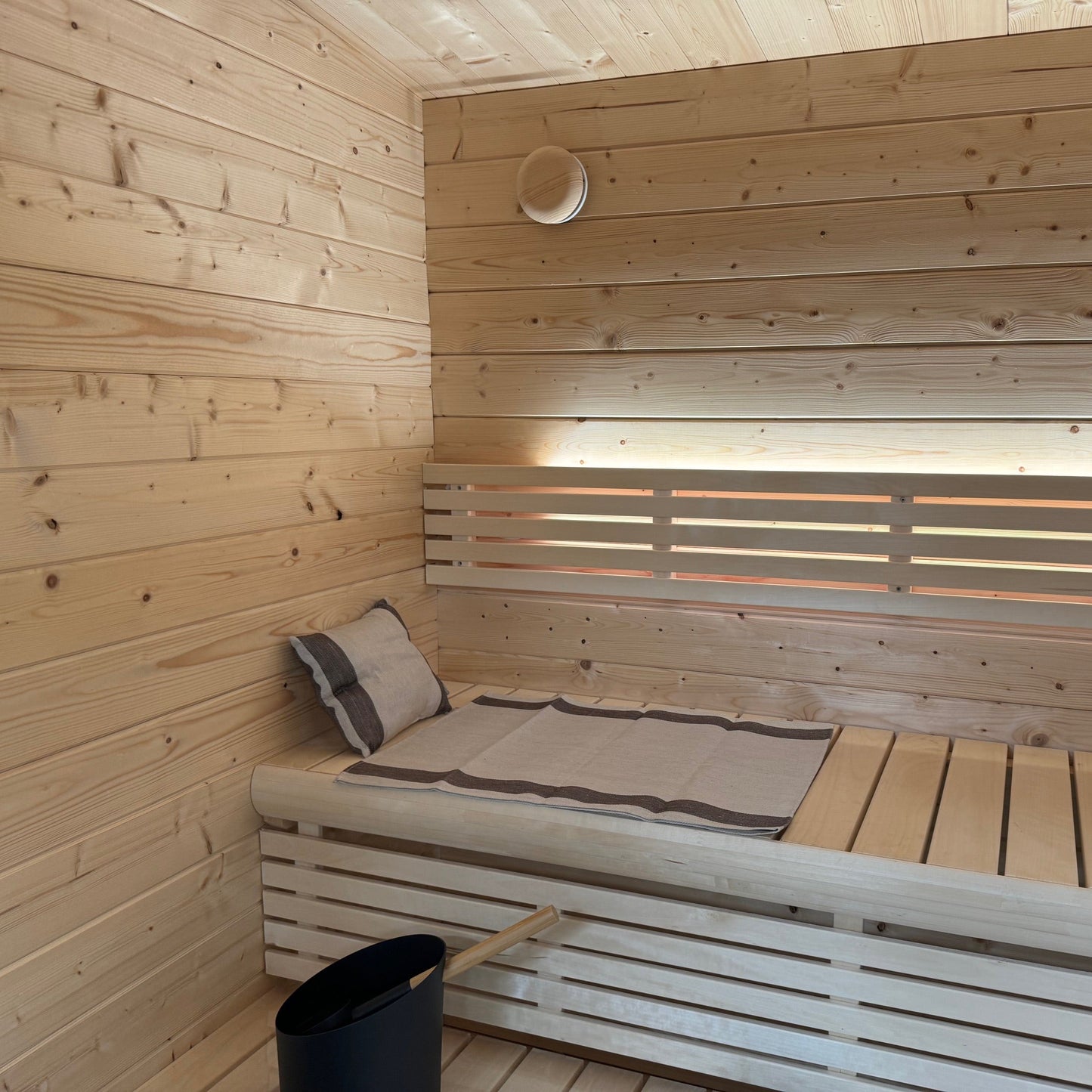 SaunaLife G4 Outdoor Traditional Sauna Upper Bench