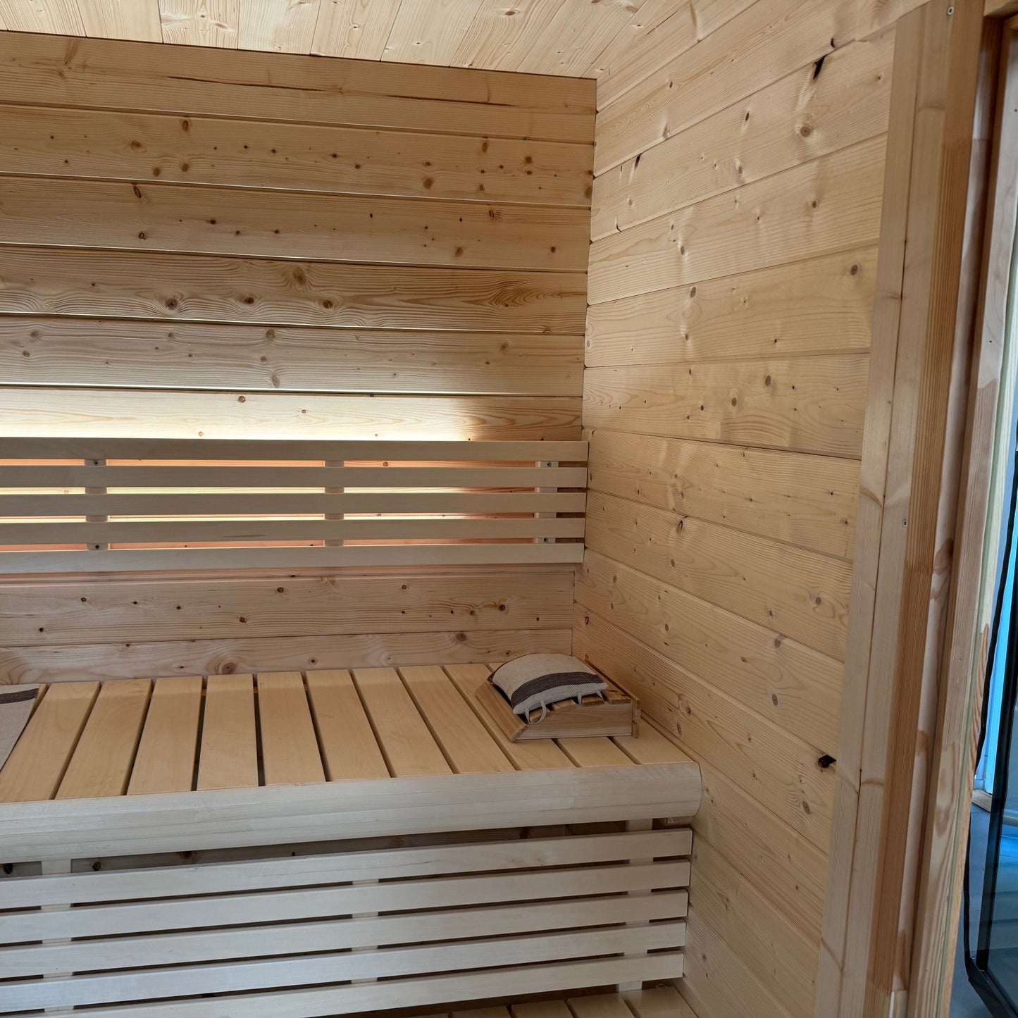 SaunaLife G4 Outdoor Traditional Sauna Upper Bench 2