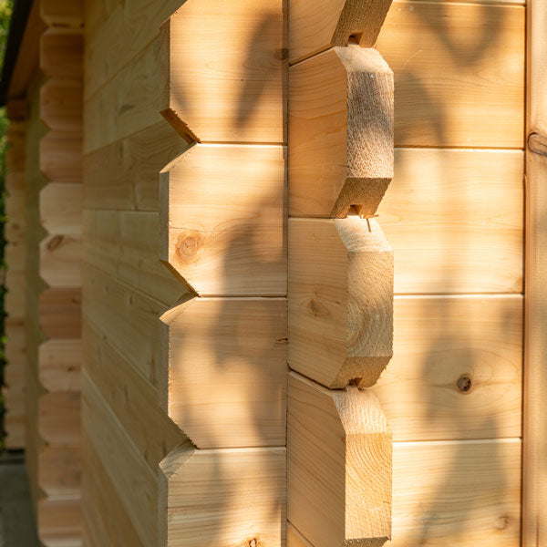 Dundalk Leisurecraft Georgian 6-Person Cabin Sauna With Change Room