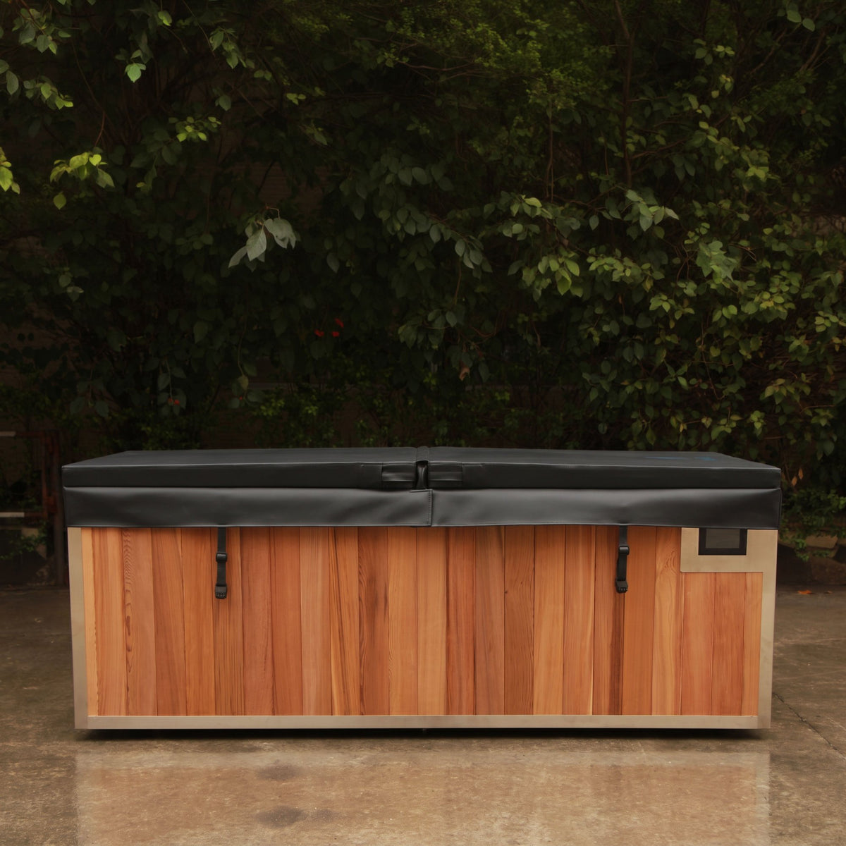 Finnmark SoulCold cold plunge with insulated cover